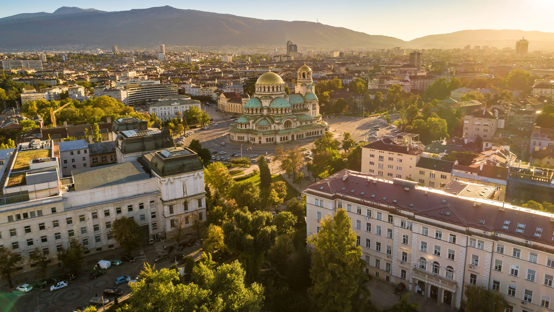 Bulgaristan Masası, Bulgaristan şirket kuruluşu avukatı, yatırım hukuku Bulgaristan, yabancılar için Bulgaristan oturum izni danışmanlığı