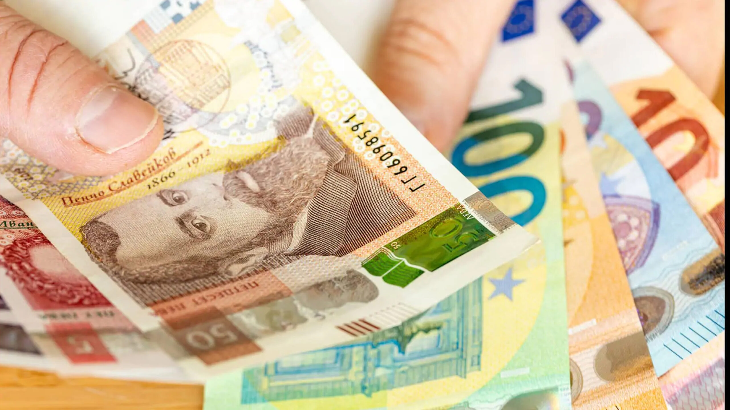 Türk ve Bulgaristan bayraklarıyla vize kolaylığı haberi görseli