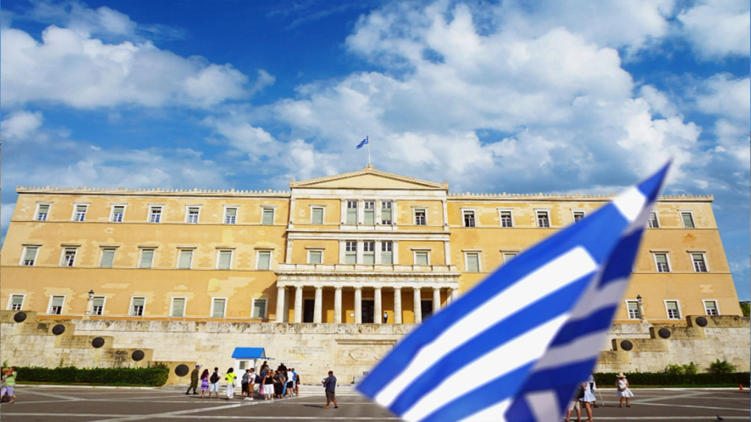 Yunanistan’da Belgeleri Tam Olan Göçmenlere Oturma Hakkı haberi görseli
